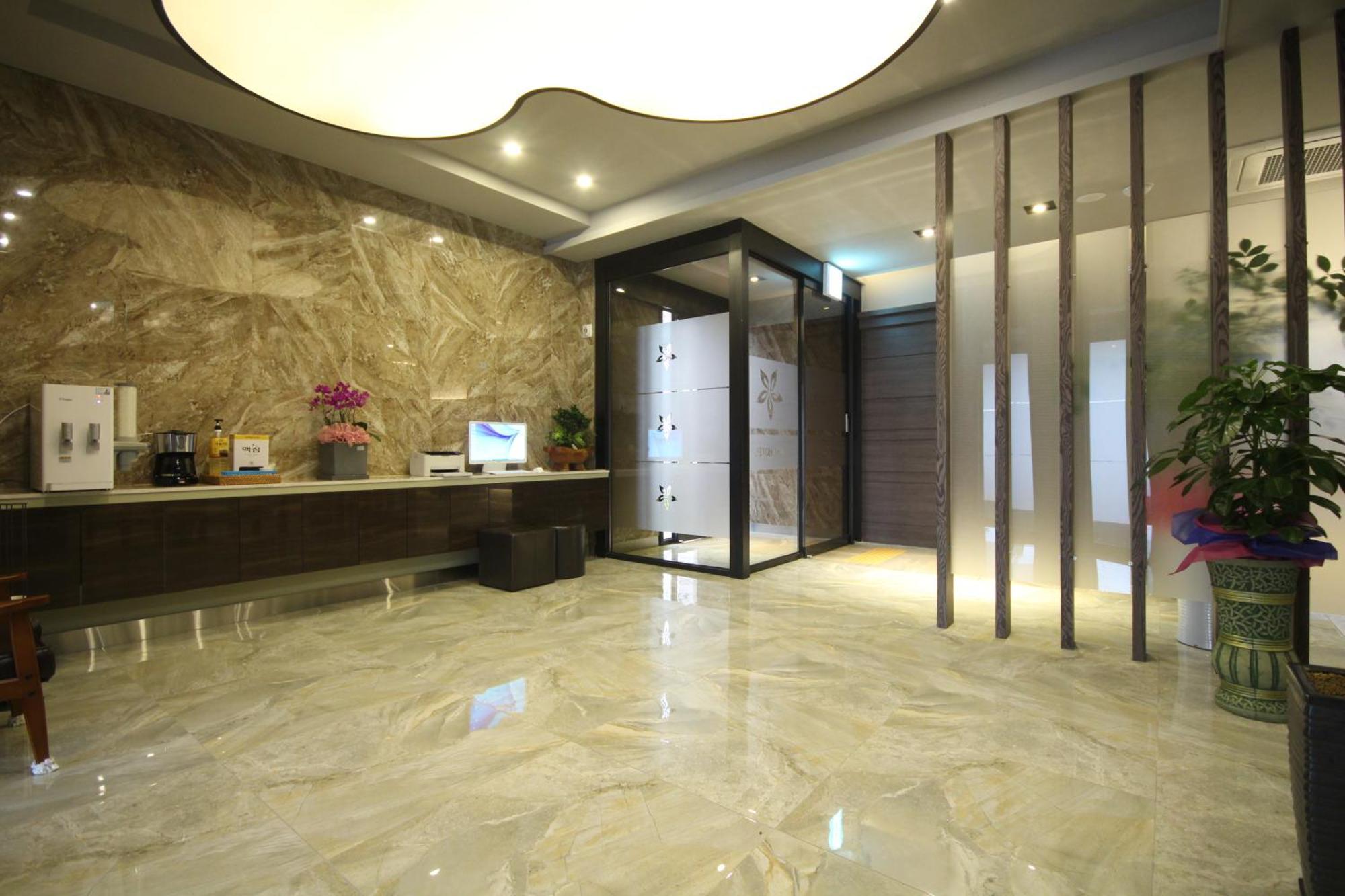 Jinju Kai Hotel Екстер'єр фото